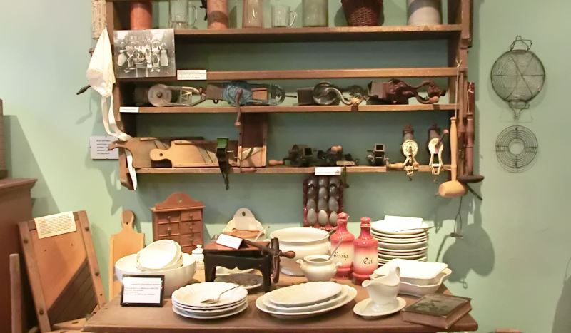 Ausstellung Küchenutensilien im Ortsmuseum Ausstellung Küchenutensilien im Ortsmuseum
